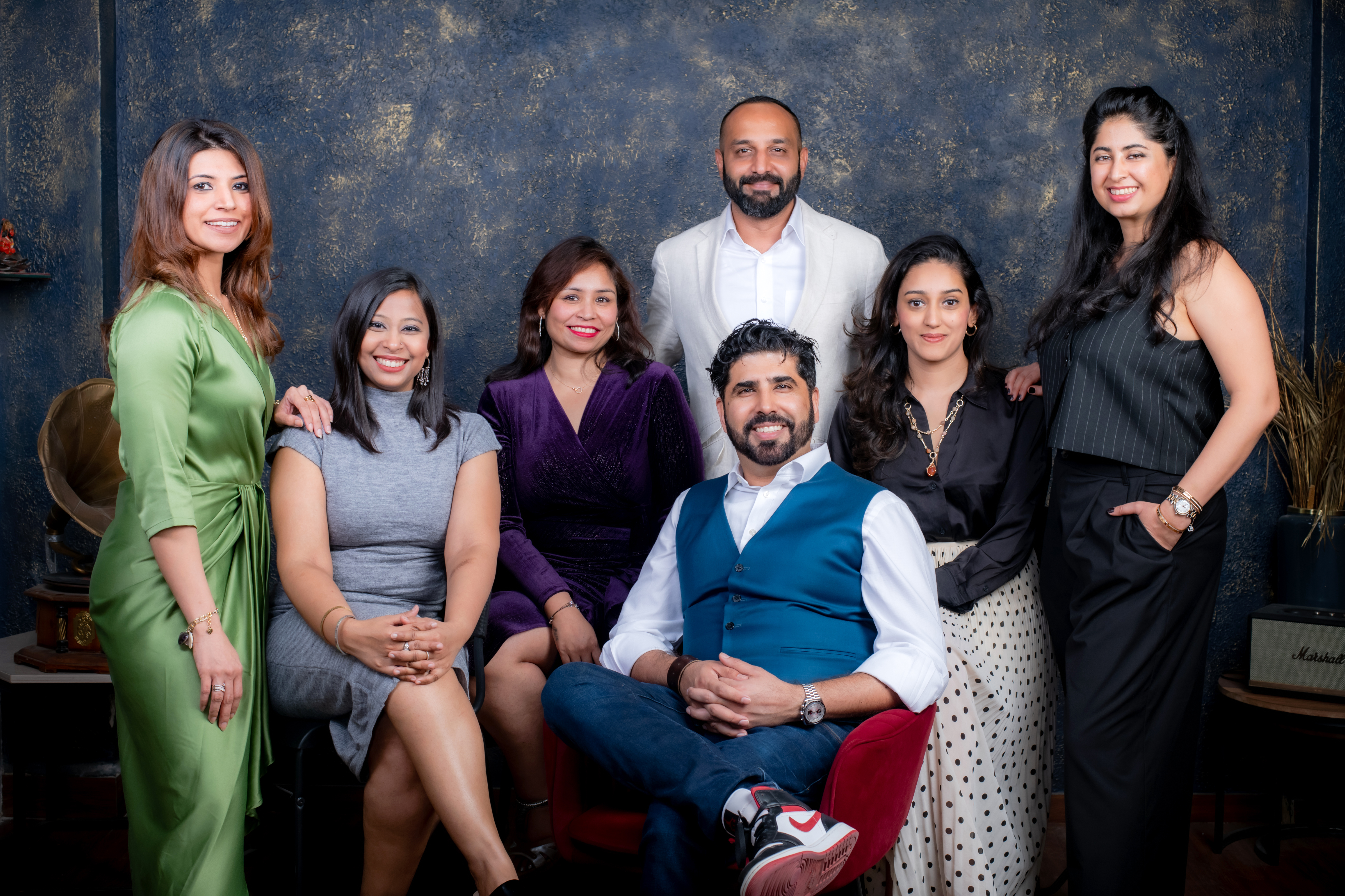 <p>Crazy.Desi.Love!</p>
